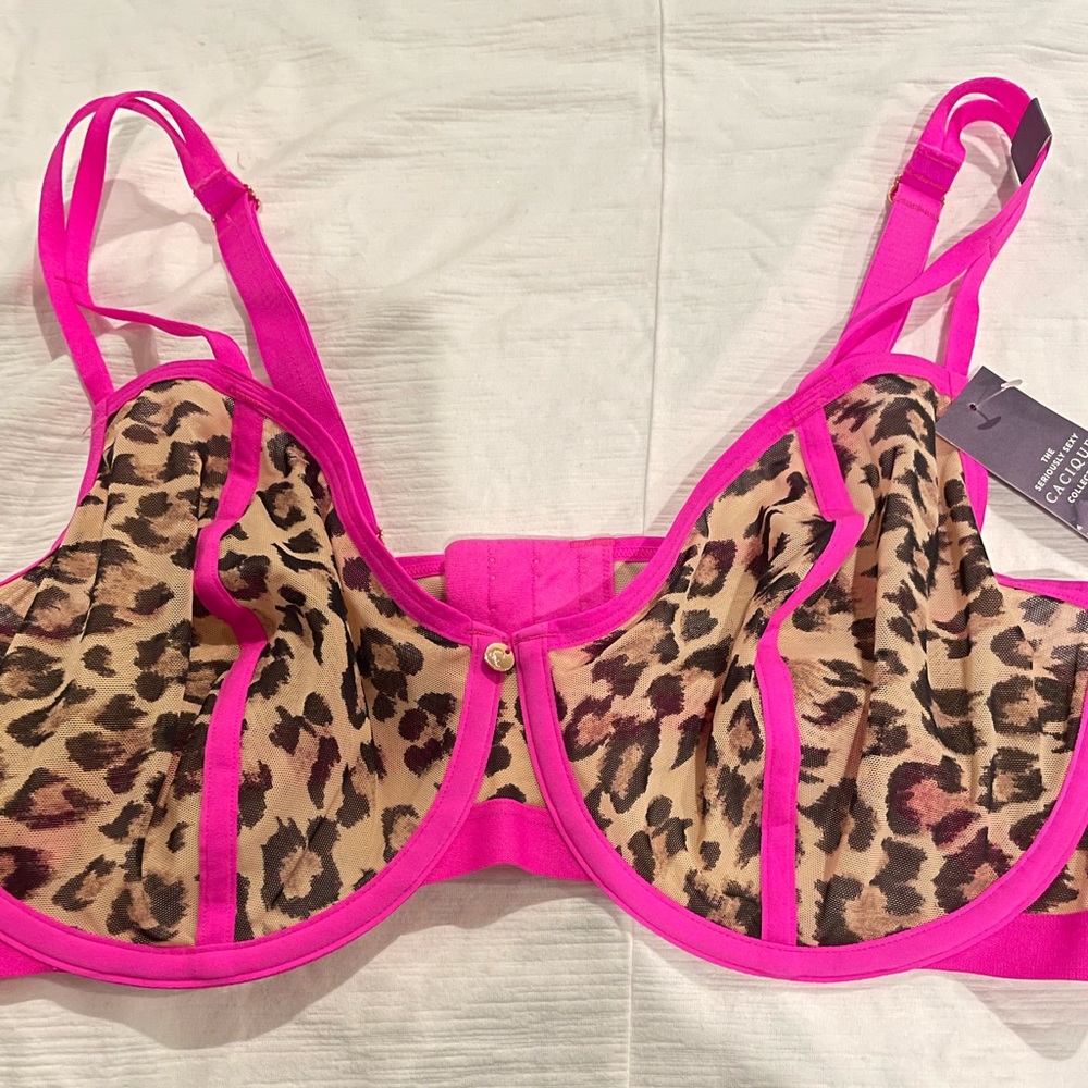 Cacique 42DD, leopard print and pink trim